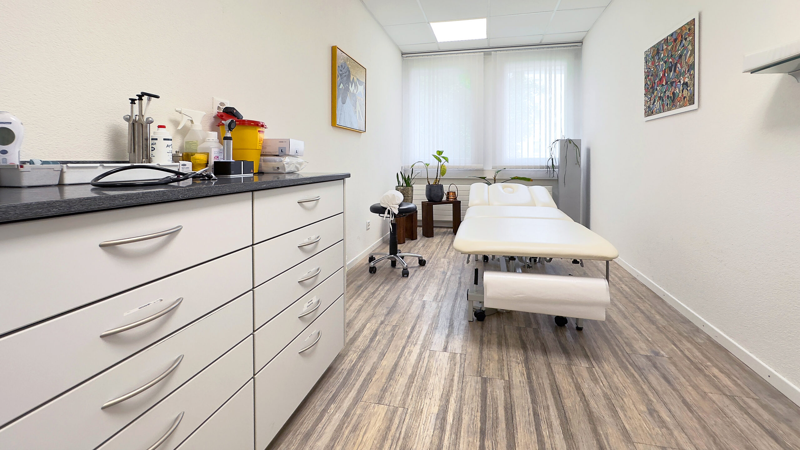 Praxis übernehmen – kompetent begleitet von Anfang an - medicus solutions - Telefon 052 301 44 44